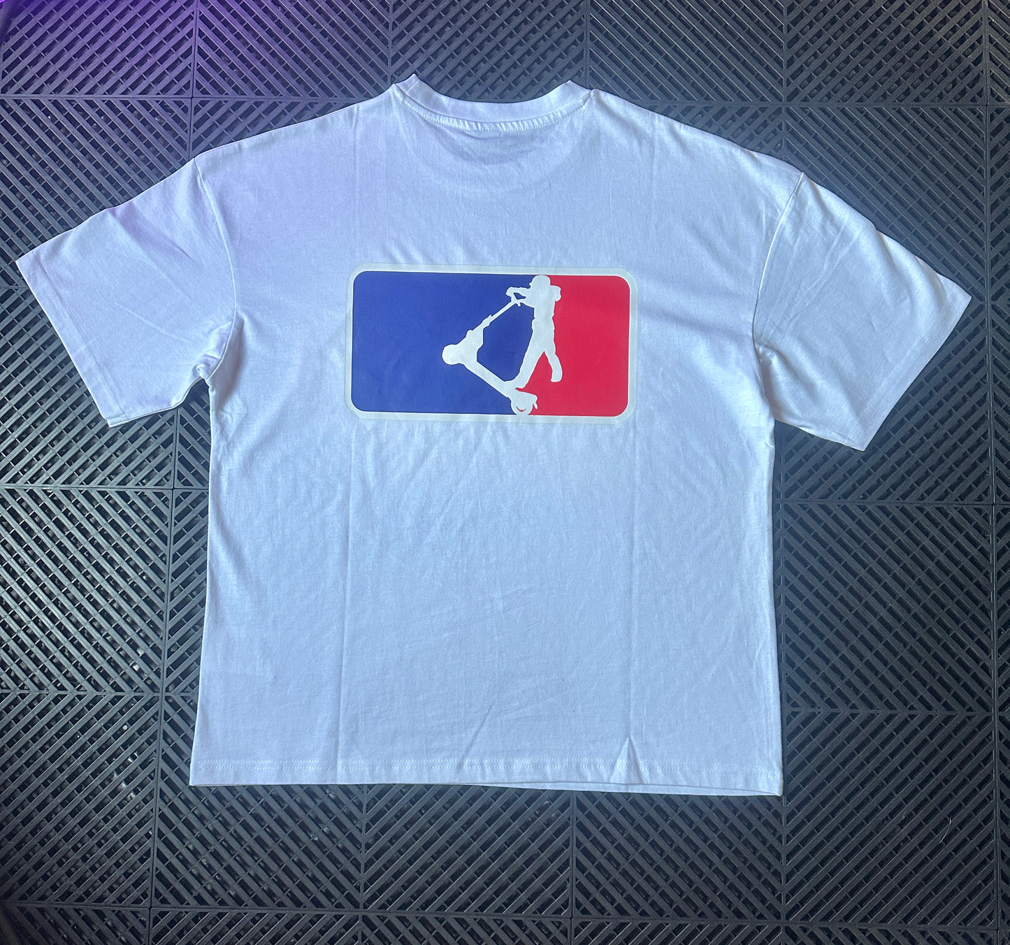 E-Scooter Oversize T-Shirt weiss